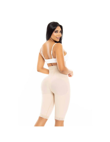 Gaine courte beige avec effet push-up en tissu powernet pour femmes.