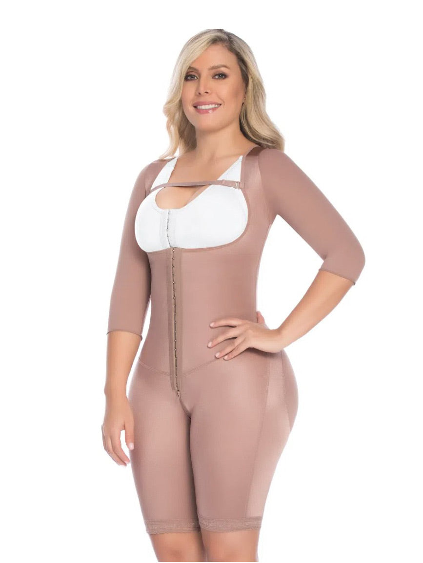 Gaine Amincissante Pour Les Fesses Sans Soutien-Gorge Première Étape