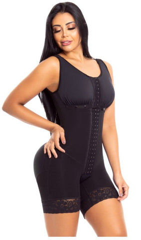 Gaine combinaison pour liposculpture avec soutien-gorge intégré, larges bretelles et tissu lace